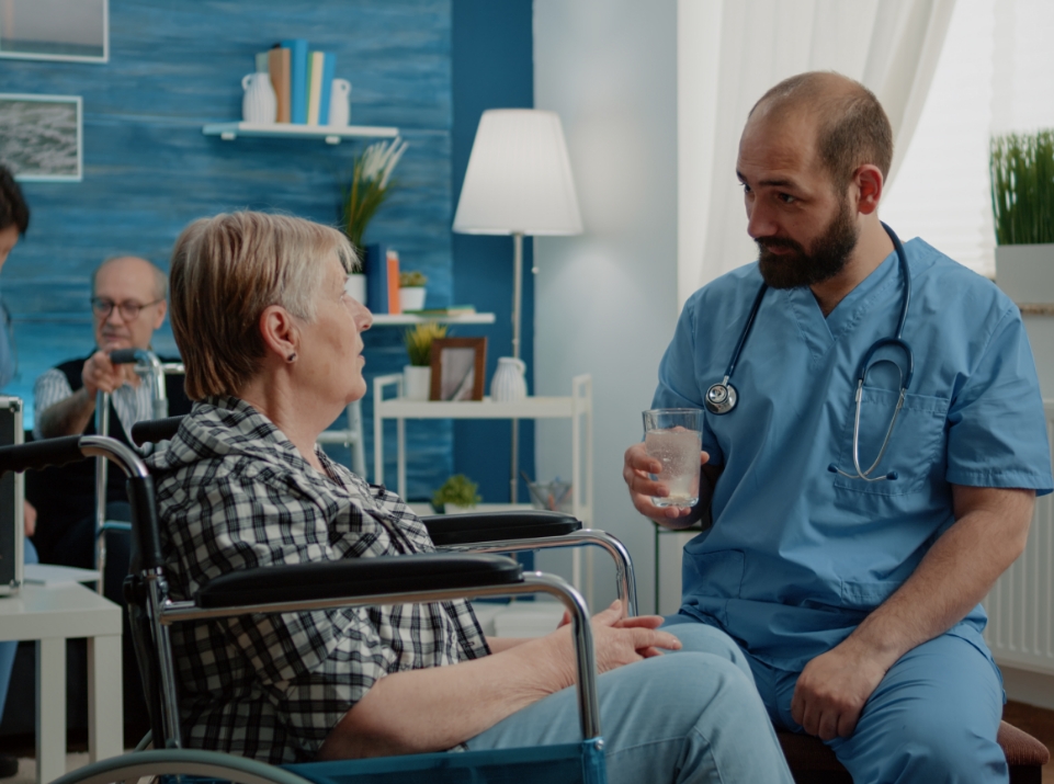 nurse-preparing-effervescent-pill-water-glass-patient